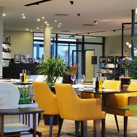 Mg Restaurace/Luxury Apartments Mladá Boleslav Екстериор снимка