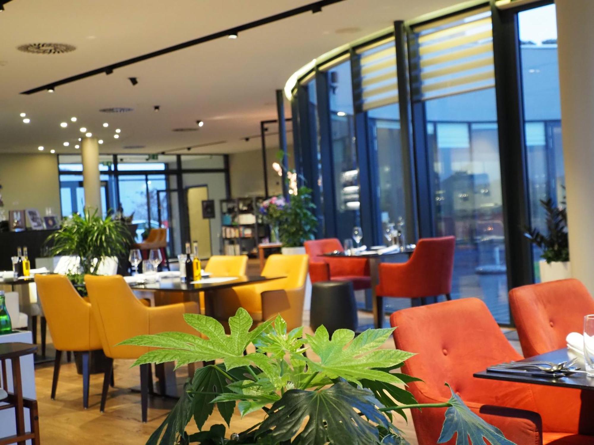 Mg Restaurace/Luxury Apartments Mladá Boleslav Екстериор снимка