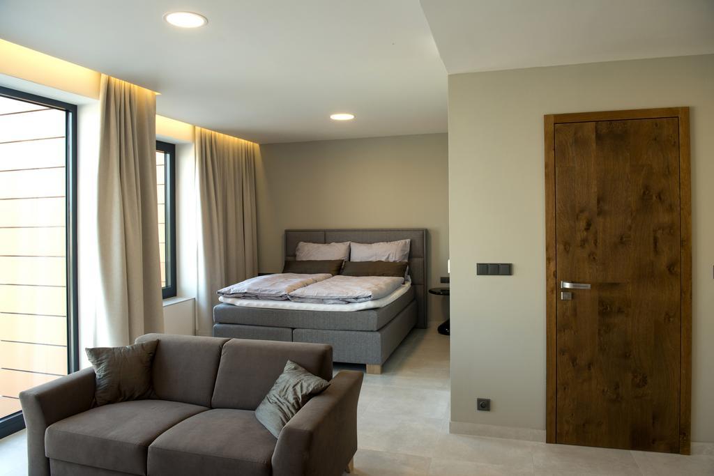Mg Restaurace/Luxury Apartments Mladá Boleslav Екстериор снимка