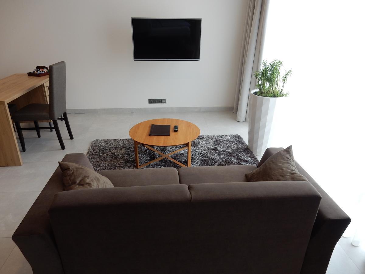 Mg Restaurace/Luxury Apartments Mladá Boleslav Екстериор снимка