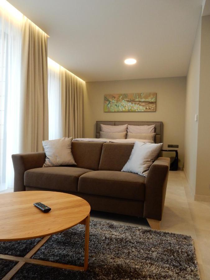 Mg Restaurace/Luxury Apartments Mladá Boleslav Екстериор снимка