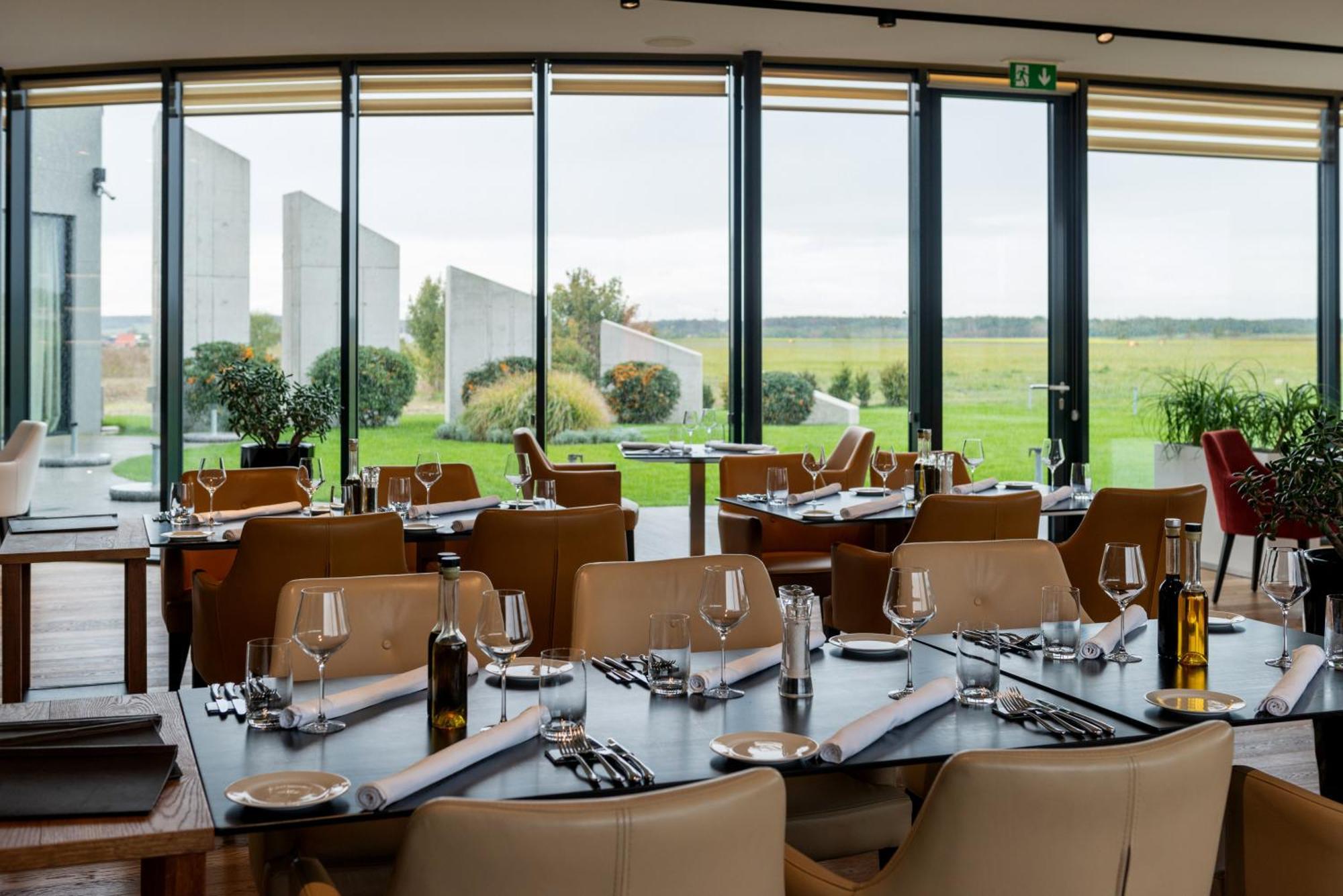 Mg Restaurace/Luxury Apartments Mladá Boleslav Екстериор снимка